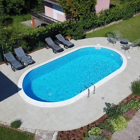 Villa Katarina With Pool