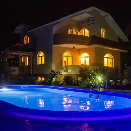 Villa Katarina With Pool *