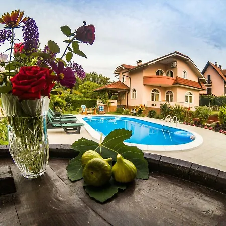 Villa Katarina With Pool
